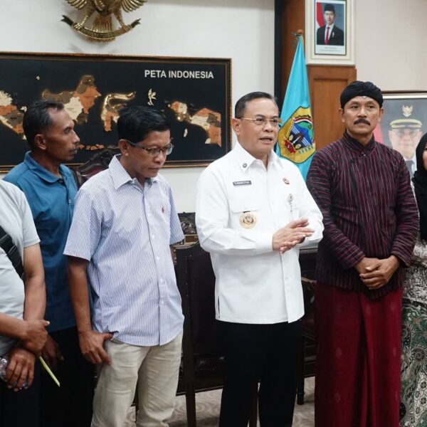 Hijaukan Kendeng , Bupati Terima Audiensi Jaringan Masyarakat Peduli Pegunungan Kendeng