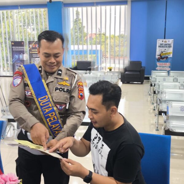 Petugas BPKB Ramah, Masyarakat Makin Betah