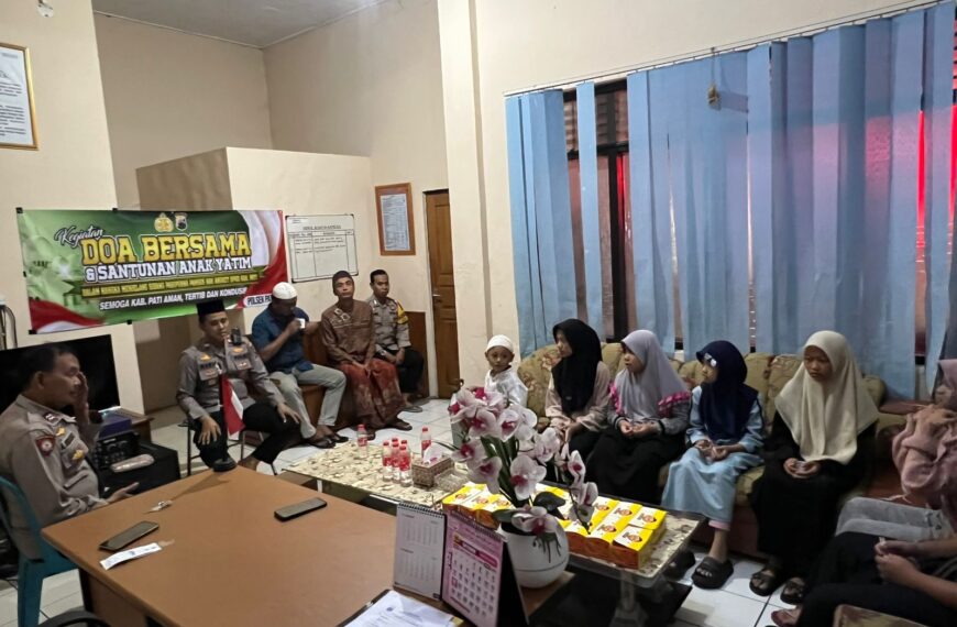 Polsek Pati Kota Gelar Doa Bersma Dan Santunan Anak Yatim Menjelang Sidang Paripurna Pansus HAK Angket DPRD Pati