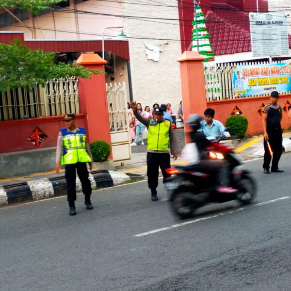Polisi Kawal Ibadah Minggu di GIA Pati, Pastikan Situasi Aman Kondusif