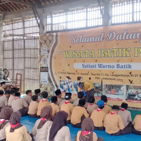 Eduwisata Batik Bakaran Wetan Terima Kunjungan Puluhan Siswa SMPIT Al-Mahsyur Kayen