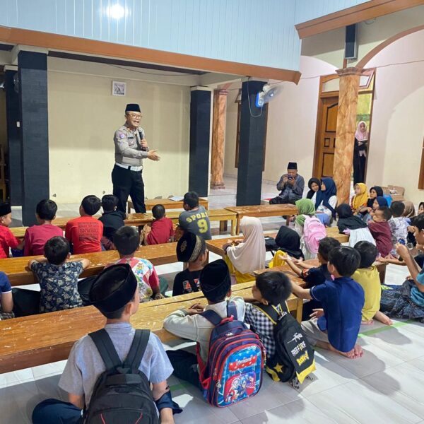 Ramadhan Safety Class, Satlantas Polresta Pati Mengaji dan Tanamkan Akhlak di TPQ Darul Fikri