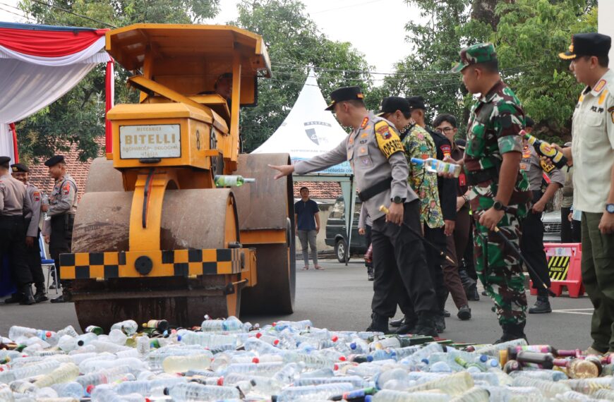 Polresta Pati Musnahkan 5.475 Botol Miras Ilegal Sitaan, Bukti Tegas Perangi Peredaran Miras