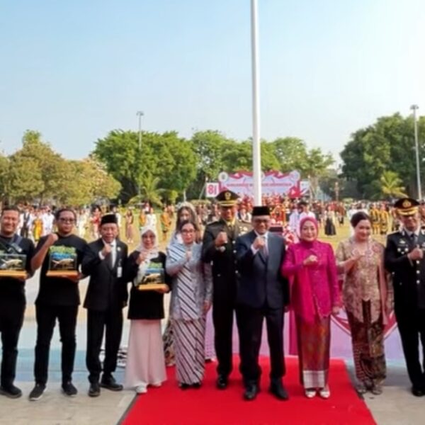 Ketua DPRD Pati Bacakan Pembukaan UUD 1945 pada Upacara HUT RI ke-81