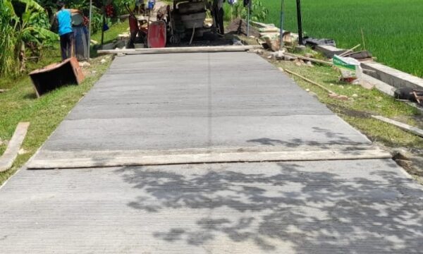 Pembangunan Jalan Rabat Beton di Desa Tlogomojo Rampung, Tingkatkan Akses Warga
